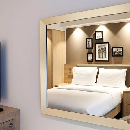 Hampton By Hilton East Side Gallery Szálloda 3*