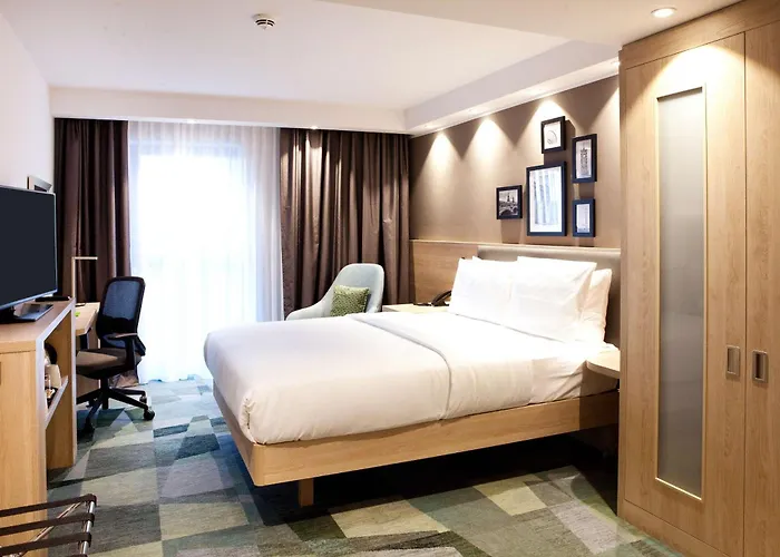 Hampton By Hilton East Side Gallery מלון 3*