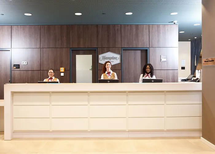 מלון Hampton By Hilton East Side Gallery