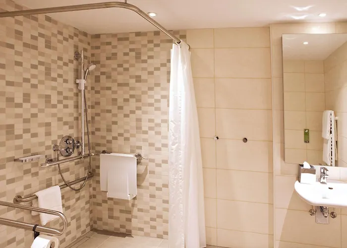 Hampton By Hilton East Side Gallery מלון