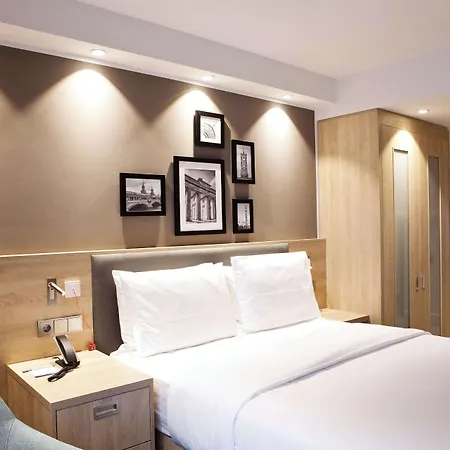 Hampton By Hilton East Side Gallery