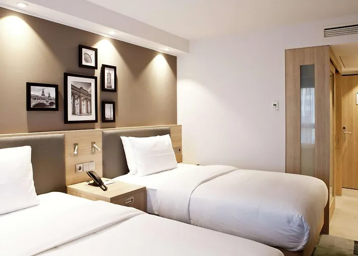 Hampton By Hilton East Side Gallery 酒店 3*