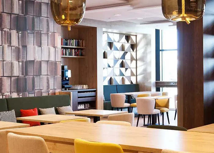 Hampton By Hilton East Side Gallery