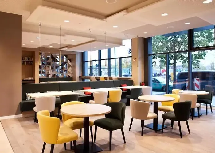 Hampton By Hilton East Side Gallery