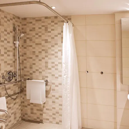 Hampton By Hilton East Side Gallery