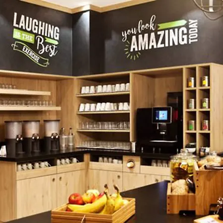 Hampton By Hilton East Side Gallery