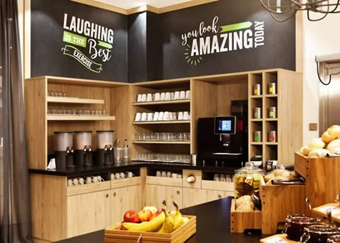 Hampton By Hilton East Side Gallery