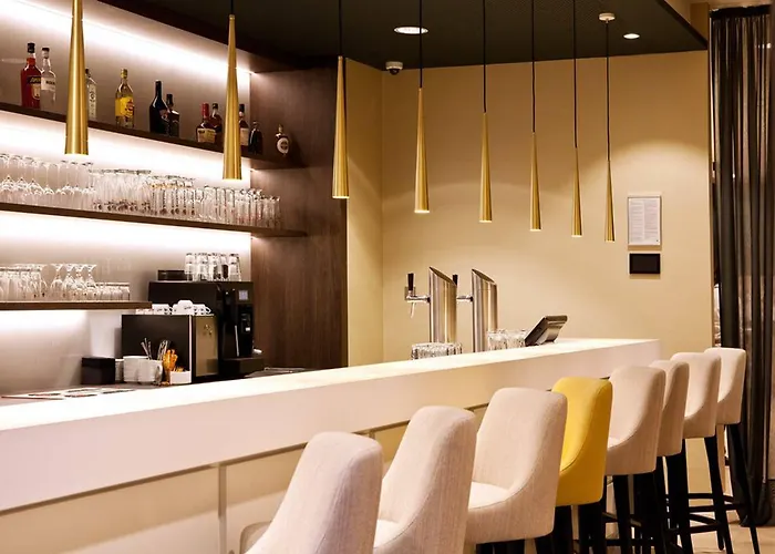 Отель Hampton By Hilton East Side Gallery 3*